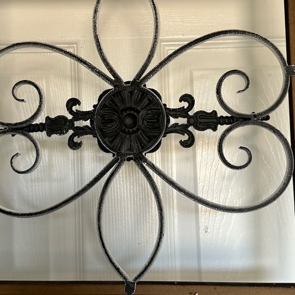 Chic Rustic White Metal Wall Decor for a Timeless Home Ambiance Wall Art - Picture 6 of 7